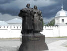 Муром. Памятник Петру и Февронии